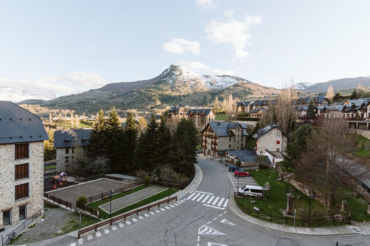 CASA SILVIA - Acogedor duplex en Sallent de Gállego Esterno foto
